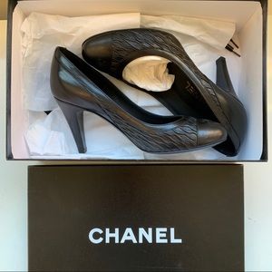 Chanel Escarpin Pumps (Size 36)